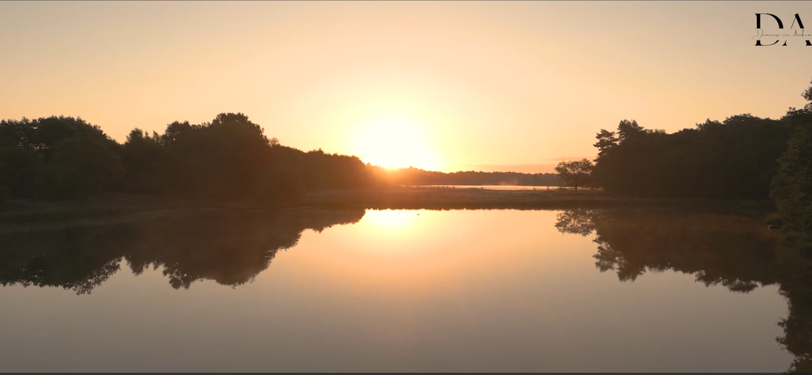 au dessus du lac de bni mtir deux chalets sont disponible pour la location